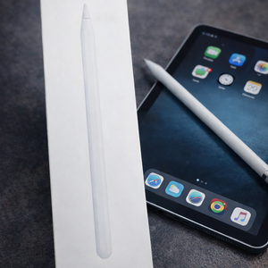قلم أبل – Apple Pencil (شحن مغناطيسي)
