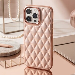 كفر "دايموند لوميير" (Diamond Lumière) - لهاتف iPhone 15 Pro Max