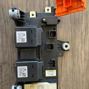 وحدة توزيع كهرباء البطارية (الأصلية ) Hyundai/Kia MOBIS - Power Relay Assembly 37514-c1200